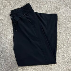 NEW WITHOUT TAGS!  Athleta avenue wide leg crop pant size 2